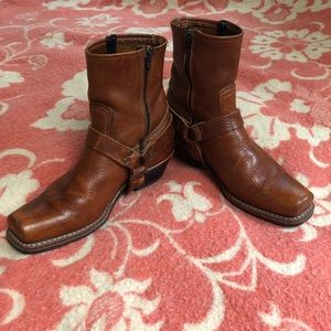 Frye Cavalry boots 9.5, beautiful and rare 🌸